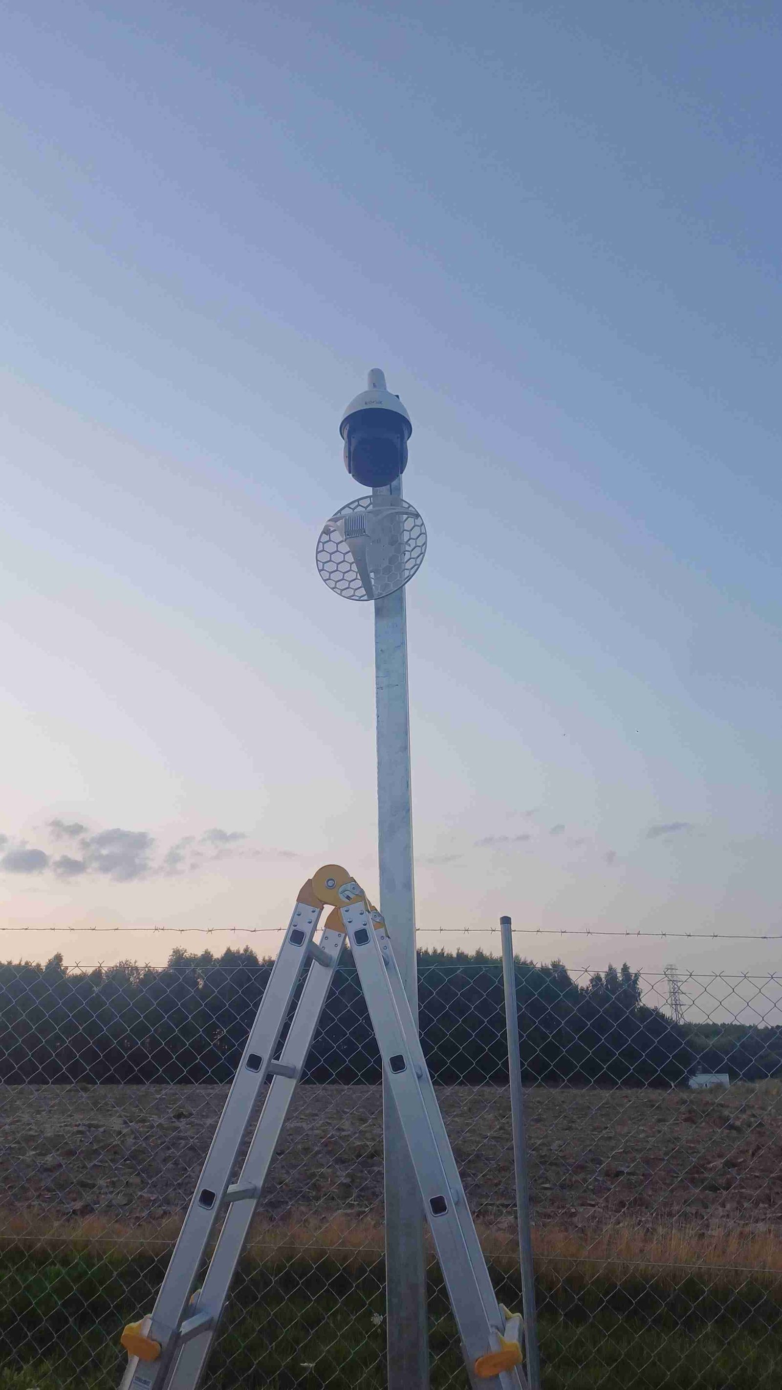 System monitoringu farmy wiatrowej - montaż kamery na turbinie