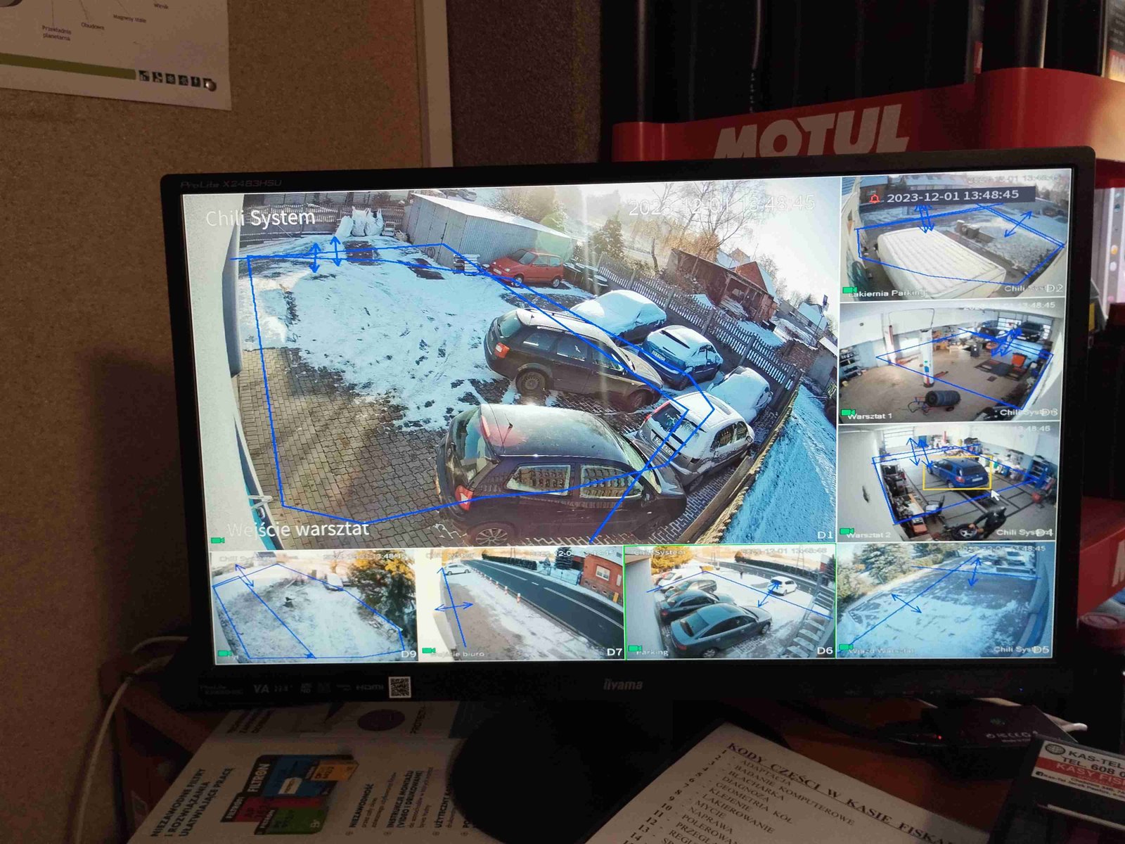 Monitor systemu monitoringu z podglądem na plac manewrowy i warsztat
